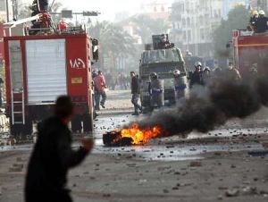 Confrontos no Egito (Foto: AFP)