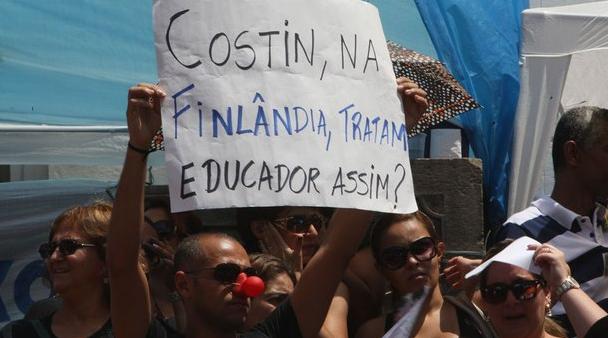 Manifestante durante o protesto desta terça-feira, 1º de outubro (Crédito: Severino Silva/ Agência O Dia)