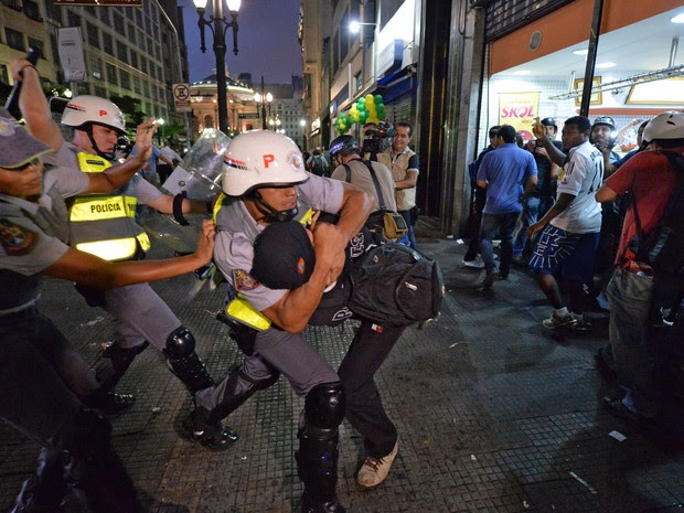 Manifestação São Paulo  (Foto: Nelson Almeida/AFP)