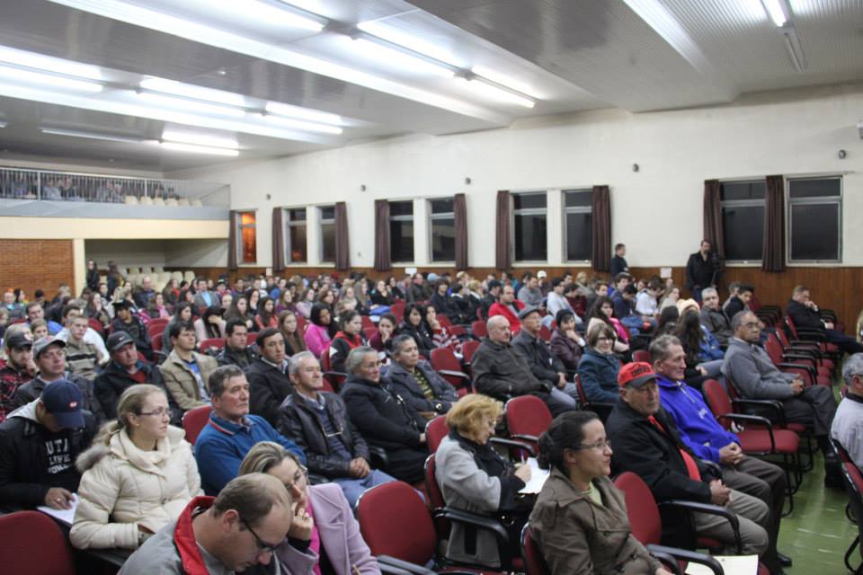 Cerca 250 pessoas estiveram presentes à Audiência Pública na cidade de Três Passos (RS) (Crédito: CNV)
