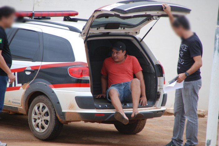 Magno Sergio Soares dos Santos sendo preso (Foto: reprodução Portal P1)