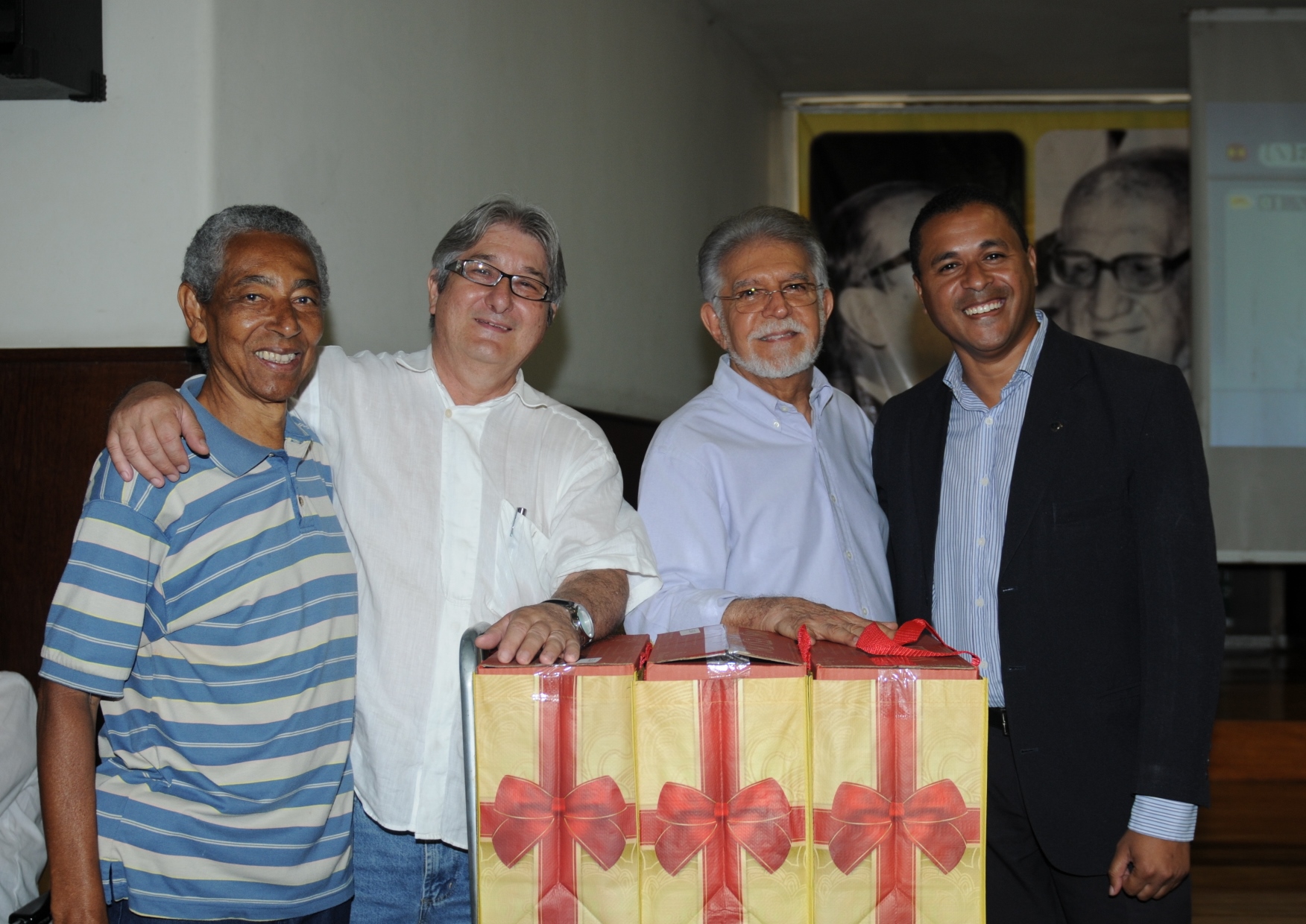 O jornalista Wilson Alves, o diretor Arcírio Gouvêa, o presidente Domingos Meirelles e o diretor da LBV Ricardo Chagas (Crédito: Di Paola)