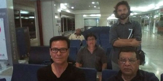 Jornalistas peruanos da rede mexicana Televisa no aeroporto de Caracas - Reprodução Twitter